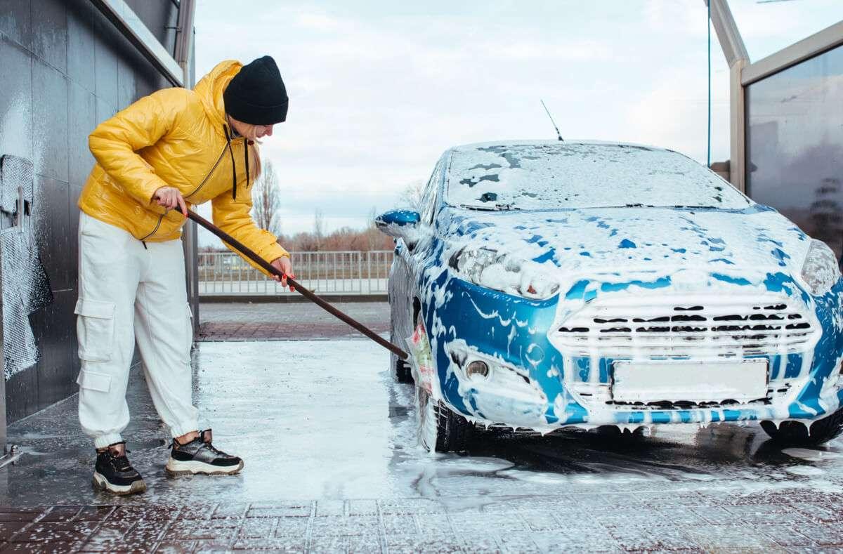 Самому помыть авто